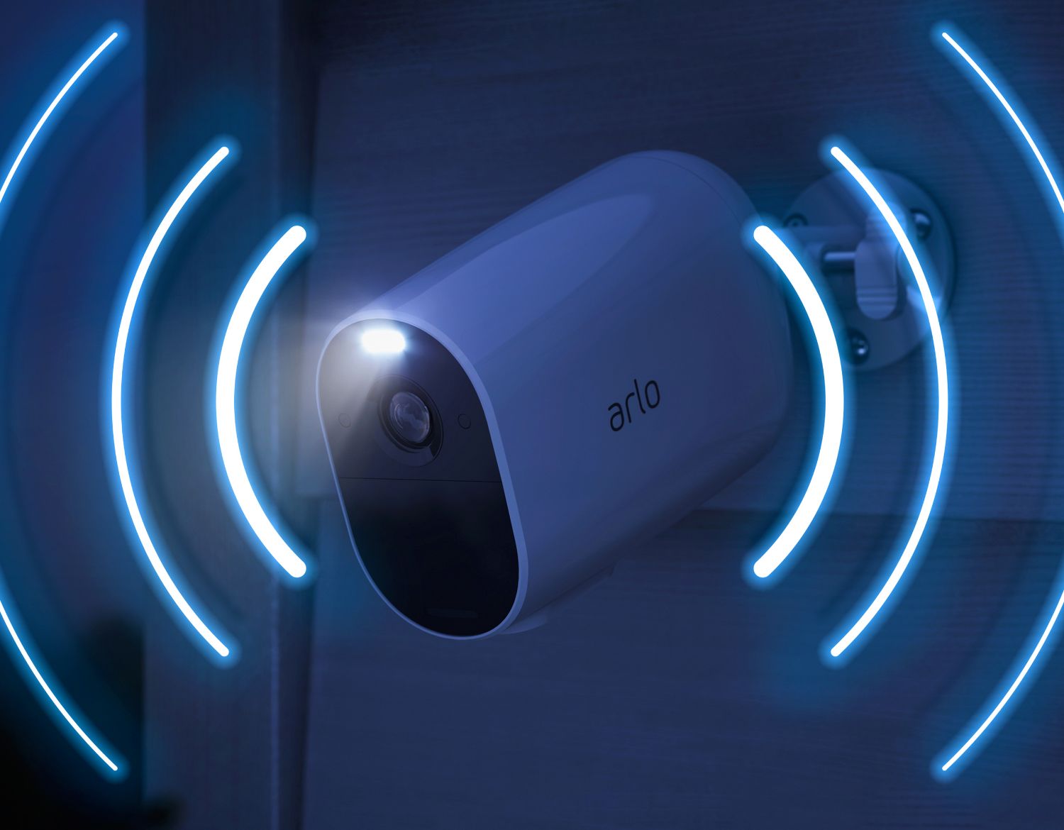 Ein visueller Effekt zeigt die eingebaute Sirene der ARLO Essential Security Camera