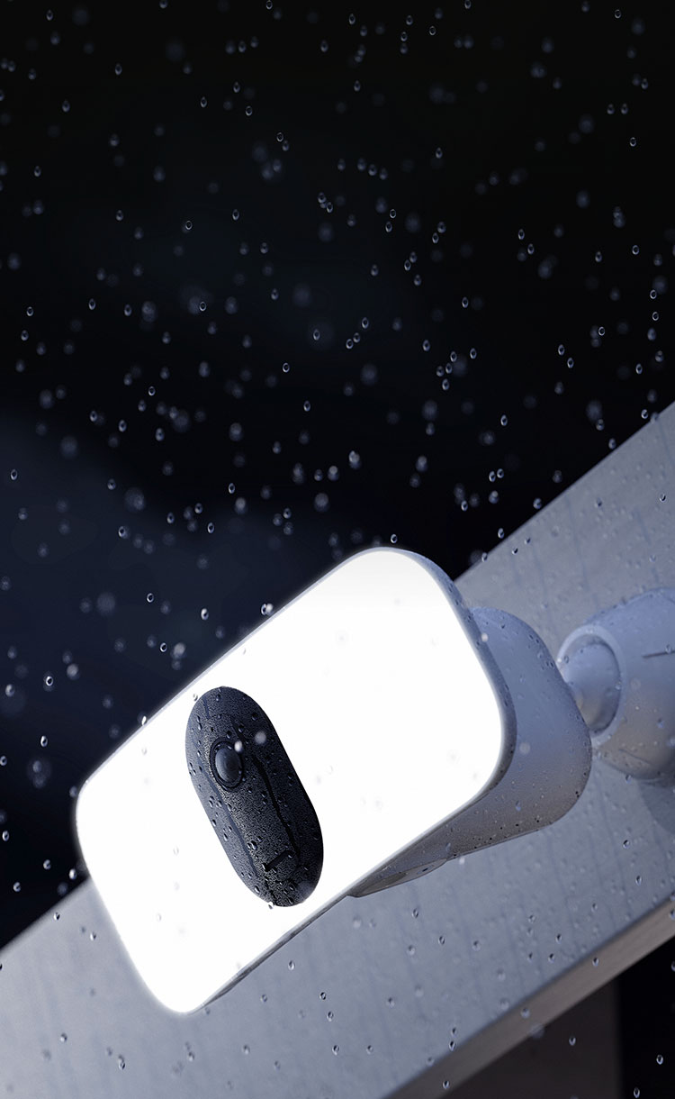 Arlo Pro 3 Floodlight camera outside in rain with water droplets